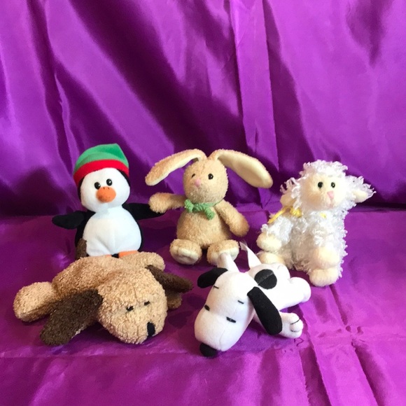 Lot of 5 small plush stuffed animals bunny Wendy's snoopy, penguin, dog, Ty lamb - Picture 1 of 16